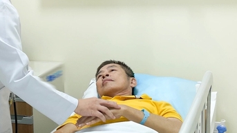 Nghệ sĩ Tấn Beo đối mặt với bệnh suy thận giai đoạn cuối, đồng nghiệp lo lắng