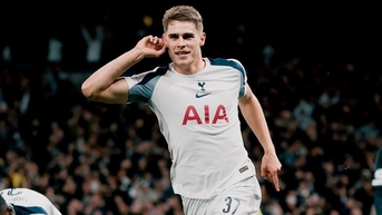 Tottenham đại thắng ở cúp C1 trước trận gặp MU