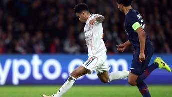 Chơi thiếu người, Bayern Munich vẫn đánh bại PSG tại Champions League