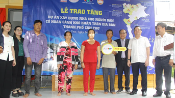 Trao 4 căn nhà tặng hộ dân có hoàn cảnh khó khăn