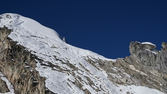 Nhiều người leo núi thiệt mạng và mất tích do tuyết lở tại Nepal