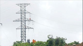 Gần 100% khách hàng tại miền Trung được khôi phục cấp điện sau mưa lũ