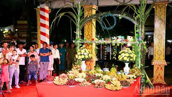 Lễ Cúng Trăng trong khuôn khổ Lễ hội Oóc Om Bóc-Đua ghe Ngo thành phố Cần Thơ năm 2025