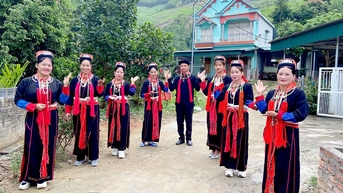 Thôn 20 giữ gìn bản sắc Dao thanh y