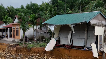Tan hoang bên thác Trượt