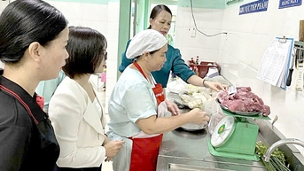 Bộ Y tế: Người đứng đầu bếp ăn tập thể phải chịu trách nhiệm về an toàn thực phẩm