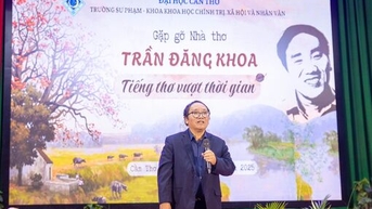 'Thần đồng' thơ Trần Đăng Khoa về với miền sông nước