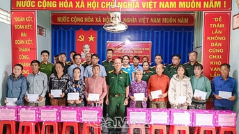Tấm lòng người lính Quân khu 9 gửi đến bà con vùng Đất Mũi
