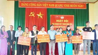 Sôi nổi Ngày hội Đại đoàn kết toàn dân tộc ở thôn Đắk Kual 5