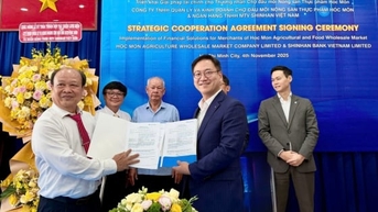 Ngân hàng Shinhan hợp tác với chợ đầu mối nông sản thực phẩm Hóc Môn