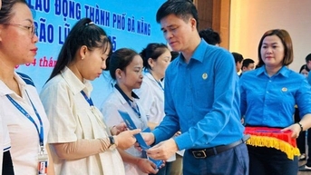 Công đoàn hỗ trợ người lao động bị thiệt hại do bão lũ