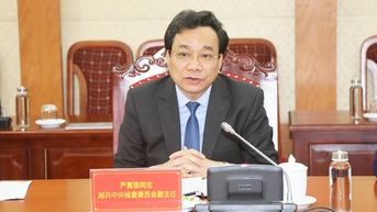 Đồng chí Nghiêm Phú Cường, Phó Chủ nhiệm Ủy ban Kiểm tra Trung ương tiếp Đoàn công tác Đại học Nhân dân Trung Quốc