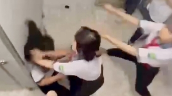 TP.HCM: Một học sinh bị nhóm bạn cùng trường đánh đa chấn thương