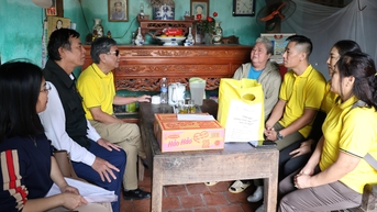 Hỗ trợ hội viên Hội Người mù tỉnh khắc phục hậu quả bão lũ