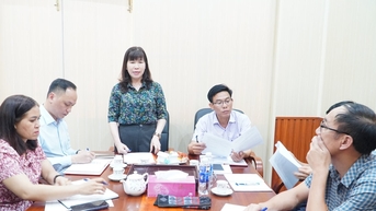 Đồng chí Hà Thị Hạnh làm việc với Ban Thường vụ Đảng ủy xã Trường Xuân