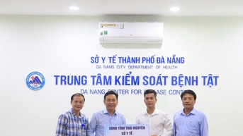 Sở Y tế tỉnh Thái Nguyên tặng 1 tấn Cloramin B cho ngành y tế Đà Nẵng