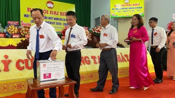 Tiếp tục kêu gọi ủng hộ đồng bào khắc phục thiệt hại do bão lũ gây ra