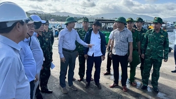 Lãnh đạo Ủy ban nhân dân tỉnh Đắk Lắk kiểm tra công...