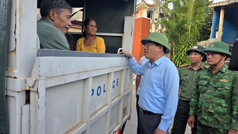 Hạn chế thấp nhất thiệt hại về người và tài sản do bão số 13 gây ra