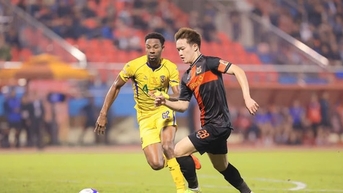 Thắng chật vật Sông Lam Nghệ An, Ninh Bình giữ vững ngôi đầu bảng