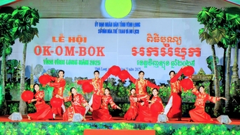 Rộn ràng đêm hội Ok Om Bok tỉnh Vĩnh Long 2025