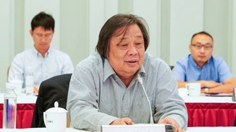 Trưởng nhóm nghiên cứu dự án lò phản ứng thorium qua đời bên máy tính