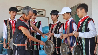 Nuôi dưỡng tình yêu văn hóa dân tộc trong cộng đồng