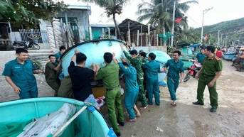 Ứng phó với bão Kalmaegi tại hai xã giáp ranh vùng tâm bão