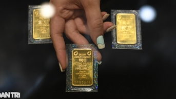 Giá mua vàng miếng SJC giảm, thu hẹp khoảng cách với thế giới