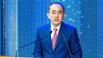 Tỷ phú sở hữu khối tài sản 9.000 tỷ đồng đạt chuẩn giáo sư 2025