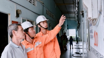 EVNSPC khuyến cáo người dân sử dụng điện an toàn trong mùa mưa, bão