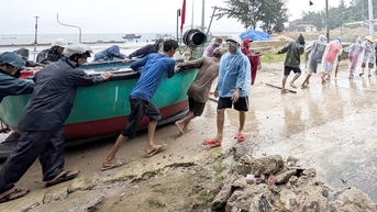 Dốc toàn lực chống bão Kalmaegi