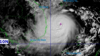 Bão số 13 mạnh lên cấp 15, dự báo gây mưa hết dải miền Trung