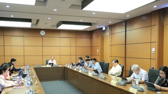 Bảo đảm kinh phí để bảo vệ đất hiếm