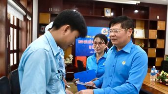 Hỗ trợ 500 triệu đồng cho công nhân Lâm Đồng bị thiệt hại bởi mưa lũ