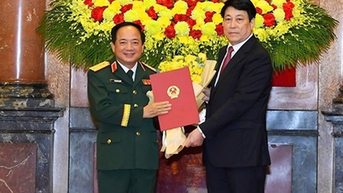 ឧត្តមសេនីយឯក Trinh Van Quyet ត្រូវបានដំឡើងឋានន្តរស័ក្តិជាឧត្តមសេនីយ។