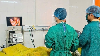 Nam sinh lớp 10 Hải Phòng bị thủng dạ dày hiếm gặp