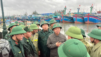 Thủ tướng yêu cầu lãnh đạo các tỉnh thành Đà Nẵng, Quảng Ngãi, Gia Lai, Đắk Lắk hoãn họp để chống bão