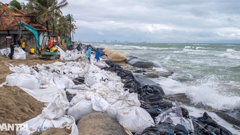 Thủ tướng: Bí thư, chủ tịch các tỉnh hoãn họp để tập trung chống bão số 13