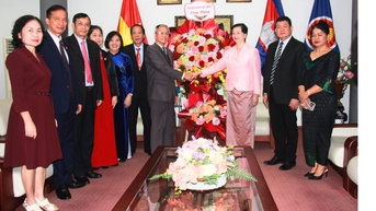 Hội hữu nghị Việt Nam - Campuchia chúc mừng Quốc khánh Vương quốc Campuchia