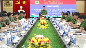 Nâng cao năng lực cho cán bộ, chiến sĩ trong quản lý vũ khí, vật liệu nổ và pháo