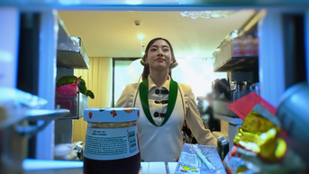 Lương Thùy Linh gây bất ngờ khi “đi giúp việc” trong series "Xinh-Đờ-Rê-Linh"