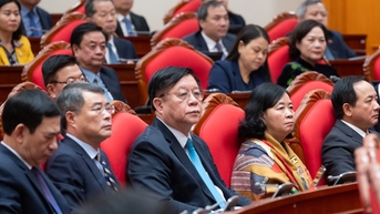 Thông qua Nghị quyết Hội nghị Trung ương 14