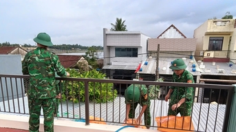 Vùng ven biển phía nam Đà Nẵng: "Chạy đua" bảo vệ tài sản trước bão số 13