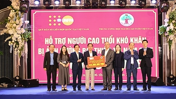 Hỗ trợ 525 triệu đồng giúp người cao tuổi vượt qua khó khăn do thiên tai