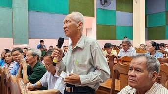 គណៈប្រតិភូក្រុមប្រឹក្សាប្រជាជនខេត្ត Lam Dong ជួបអ្នកបោះឆ្នោតឃុំ Da Teh