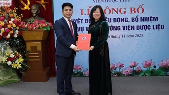 Bộ trưởng Đào Hồng Lan trao quyết định điều động, bổ nhiệm Viện trưởng Viện Dược liệu