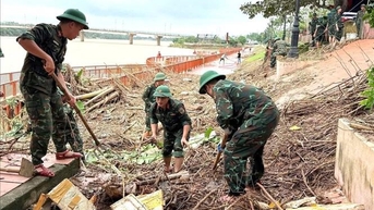 រូបភាពដ៏ស្រស់ស្អាតរបស់ 'ទាហានរបស់ពូ' ក្នុងថ្ងៃភ្លៀង និងទឹកជំនន់