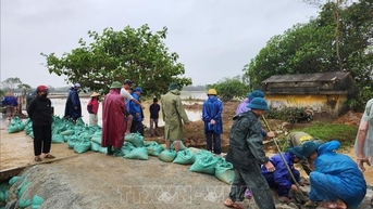 Huế: Nỗ lực khắc phục hệ thống đê kè ở vùng 'rốn lũ' Quảng Điền