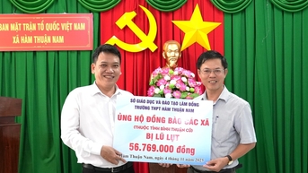 Xã Hàm Thuận Nam quyên góp hơn 215 triệu đồng hỗ trợ người dân vùng lũ